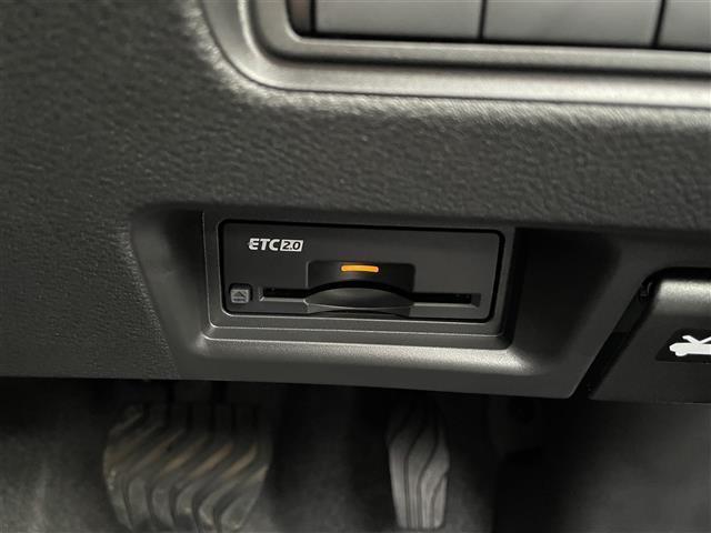 セレナ ｅ－パワー　ハイウェイスターＶ　登録済未使用車／純正１２．３型ナビ／後席モニター／追従クルーズコントロール／レーンキープアシスト／全方位カメラ／両側パワースライドドア／ハーフレザーシート／ＥＴＣ２．０／ワイヤレス充電／オートホールド（5枚目）