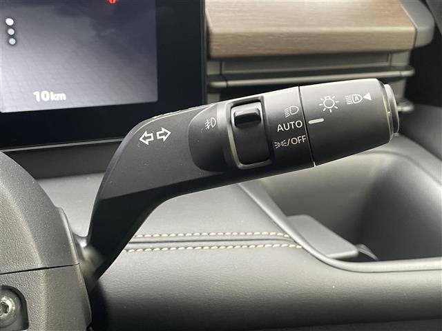 セレナ ｅ－パワー　ハイウェイスターＶ　登録済未使用車／純正１２．３型ナビ／後席モニター／追従クルーズコントロール／レーンキープアシスト／全方位カメラ／両側パワースライドドア／ハーフレザーシート／ＥＴＣ２．０／ワイヤレス充電／オートホールド（14枚目）