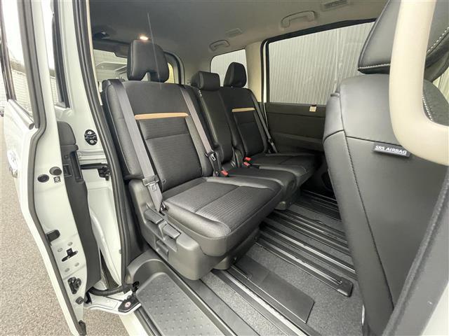 セレナ ｅ－パワー　ハイウェイスターＶ　登録済未使用車／純正１２．３型ナビ／後席モニター／追従クルーズコントロール／レーンキープアシスト／全方位カメラ／両側パワースライドドア／ハーフレザーシート／ＥＴＣ２．０／ワイヤレス充電／オートホールド（24枚目）