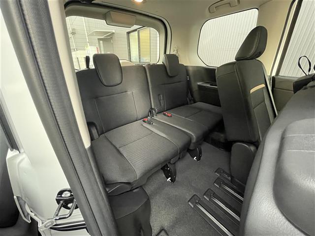 セレナ ｅ－パワー　ハイウェイスターＶ　登録済未使用車／純正１２．３型ナビ／後席モニター／追従クルーズコントロール／レーンキープアシスト／全方位カメラ／両側パワースライドドア／ハーフレザーシート／ＥＴＣ２．０／ワイヤレス充電／オートホールド（26枚目）