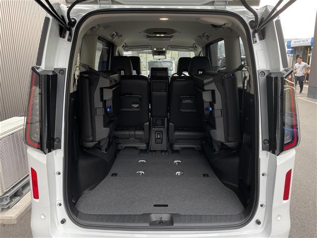 セレナ ｅ－パワー　ハイウェイスターＶ　登録済未使用車／純正１２．３型ナビ／後席モニター／追従クルーズコントロール／レーンキープアシスト／全方位カメラ／両側パワースライドドア／ハーフレザーシート／ＥＴＣ２．０／ワイヤレス充電／オートホールド（28枚目）