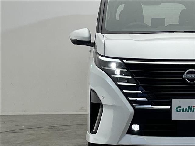 セレナ ｅ－パワー　ハイウェイスターＶ　登録済未使用車／純正１２．３型ナビ／後席モニター／追従クルーズコントロール／レーンキープアシスト／全方位カメラ／両側パワースライドドア／ハーフレザーシート／ＥＴＣ２．０／ワイヤレス充電／オートホールド（29枚目）