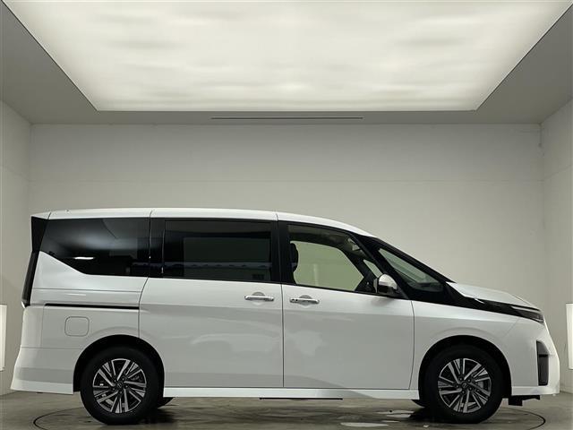 セレナ ｅ－パワー　ハイウェイスターＶ　登録済未使用車／純正１２．３型ナビ／後席モニター／追従クルーズコントロール／レーンキープアシスト／全方位カメラ／両側パワースライドドア／ハーフレザーシート／ＥＴＣ２．０／ワイヤレス充電／オートホールド（36枚目）