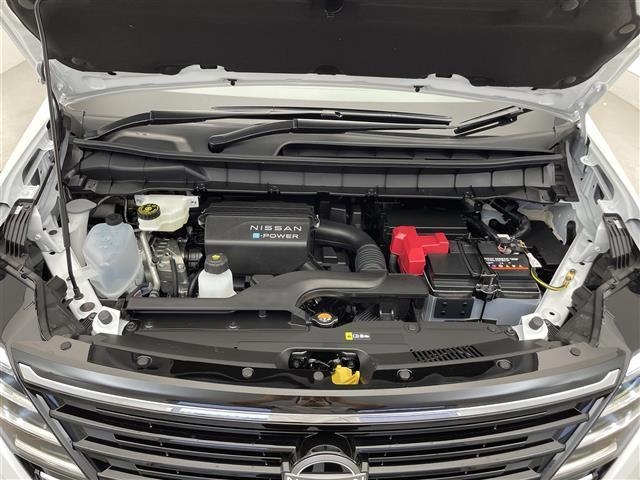 セレナ ｅ－パワー　ハイウェイスターＶ　登録済未使用車／純正１２．３型ナビ／後席モニター／追従クルーズコントロール／レーンキープアシスト／全方位カメラ／両側パワースライドドア／ハーフレザーシート／ＥＴＣ２．０／ワイヤレス充電／オートホールド（38枚目）