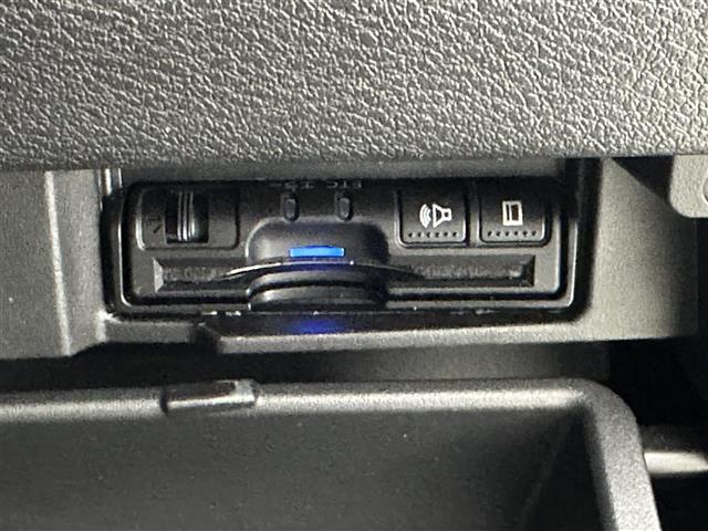 セレナ ｅ－パワー　ＸＶ　禁煙車／純正９インチナビ／全方位カメラ／両側電動スライドドア／プロパイロット／エマージェンシーブレーキ／クリアランスソナー／ＬＥＤヘッドライト／前席シートヒーター／ステアリングヒーター／ＥＴＣ（11枚目）