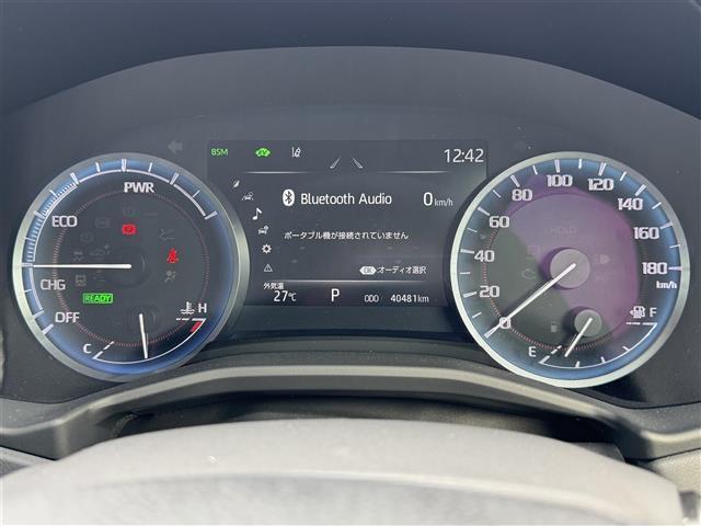 クラウンハイブリッド ＲＳ　リミテッドＩＩ　純正１２．３インチナビ／パノラミックビューモニター／３眼ＬＥＤヘッドランプ／黒革シート／本革巻きステアリング／トヨタセーフティセンス／パワーシート／シートクーラー／ビルトインＥＴＣ２．０（12枚目）