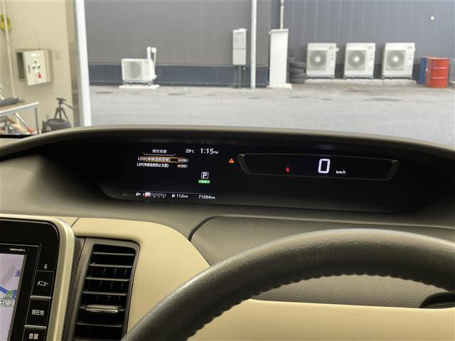 セレナ ハイウェイスター　プロパイロットエディション　禁煙車／純正ナビ／フルセグテレビ／バックカメラ／フリップダウンモニター／前後ドライブレコーダー／エマージェンシーブレーキ／クルーズコントロール／プロパイロット／両側パワースライドドア／オートライト（7枚目）