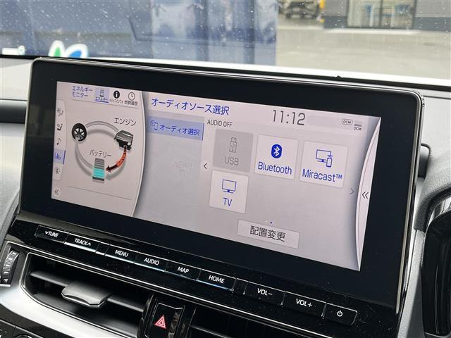 クラウンハイブリッド Ｓ　禁煙車／純正１２．３インチナビ／フルセグテレビ／パノラミックビューモニター／セーフティセンス／セーフティパッケージプラス／ブラインドスポットモニター／ＬＥＤヘッドライト／ハーフレザーシート（6枚目）
