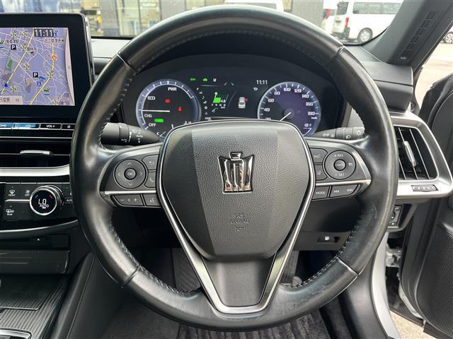 クラウンハイブリッド Ｓ　禁煙車／純正１２．３インチナビ／フルセグテレビ／パノラミックビューモニター／セーフティセンス／セーフティパッケージプラス／ブラインドスポットモニター／ＬＥＤヘッドライト／ハーフレザーシート（9枚目）