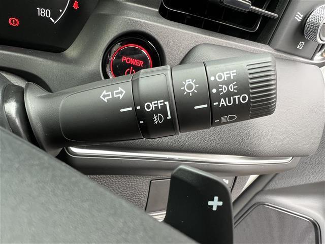 ヴェゼル e:HEV Z 登録済未使用車/純正9型ナビ/パワーバックドア/追従クルーズコントロール/バックカメラ/ブラインドスポットモニター/クリアランスソナー/ETC/ワイヤレス充電/ステアリングヒーター/LED(16枚目)