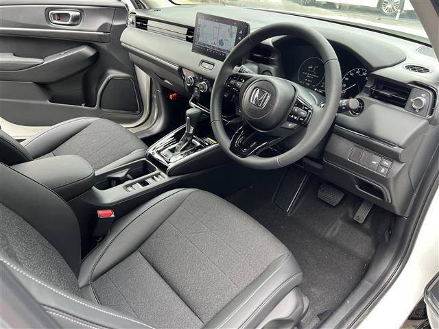 ヴェゼル e:HEV Z 登録済未使用車/純正9型ナビ/パワーバックドア/追従クルーズコントロール/バックカメラ/ブラインドスポットモニター/クリアランスソナー/ETC/ワイヤレス充電/ステアリングヒーター/LED(19枚目)