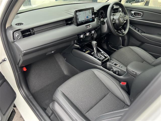 ヴェゼル e:HEV Z 登録済未使用車/純正9型ナビ/パワーバックドア/追従クルーズコントロール/バックカメラ/ブラインドスポットモニター/クリアランスソナー/ETC/ワイヤレス充電/ステアリングヒーター/LED(21枚目)