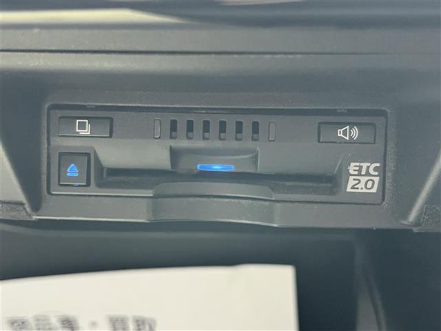 クラウンハイブリッド ＲＳアドバンス　禁煙車／純正８インチナビ／ＤＶＤ／ＣＤ／ＳＤ／ＡＵＸ／Ｂｌｕｅｔｏｏｔｈ／ＵＳＢ／サンルーフ／レザーシート／ＴＲＤエアロ／追従クルーズコントロール／全方位カメラ／パーキングアシスト／ＥＴＣ２．０（16枚目）