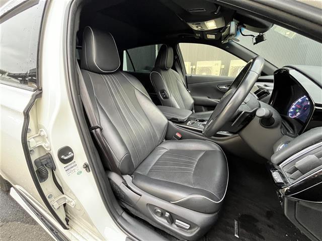 クラウンハイブリッド ＲＳアドバンス　禁煙車／純正８インチナビ／ＤＶＤ／ＣＤ／ＳＤ／ＡＵＸ／Ｂｌｕｅｔｏｏｔｈ／ＵＳＢ／サンルーフ／レザーシート／ＴＲＤエアロ／追従クルーズコントロール／全方位カメラ／パーキングアシスト／ＥＴＣ２．０（22枚目）