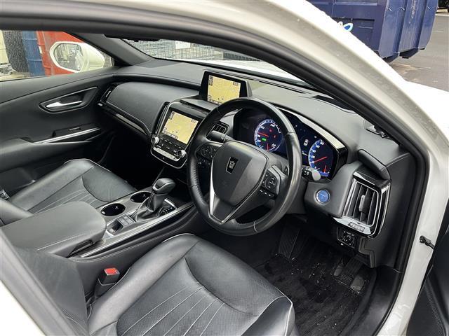 クラウンハイブリッド ＲＳアドバンス　禁煙車／純正８インチナビ／ＤＶＤ／ＣＤ／ＳＤ／ＡＵＸ／Ｂｌｕｅｔｏｏｔｈ／ＵＳＢ／サンルーフ／レザーシート／ＴＲＤエアロ／追従クルーズコントロール／全方位カメラ／パーキングアシスト／ＥＴＣ２．０（23枚目）