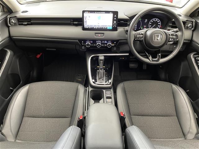 ヴェゼル e:HEV Z 禁煙車/純正9インチナビ/バックカメラ/ハーフレザーシート/シートヒーター/追従クルーズコントロール/パドルシフト/パワーバックドア/Bluetooth/USB/フルセグ(4枚目)