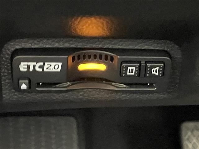 ヴェゼル e:HEV Z 禁煙車/純正9インチナビ/バックカメラ/ハーフレザーシート/シートヒーター/追従クルーズコントロール/パドルシフト/パワーバックドア/Bluetooth/USB/フルセグ(12枚目)