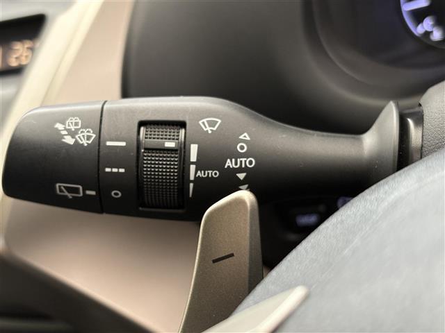 ＮＸ ＮＸ３００ｈ　Ｉパッケージ　禁煙車／純正１０．３インチナビ／Ｂｌｕｅｔｏｏｔｈ／ＣＤ／ＳＤ／ＡＵＸ／フルセグＴＶ／バック／サイド／フロントカメラ／追従クルーズコントロール／電動リアゲート／パワーシート／シートヒーター／ＥＴＣ（13枚目）