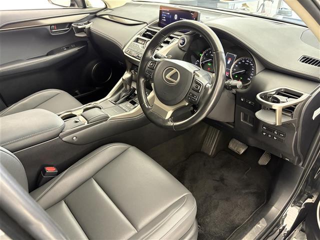 ＮＸ ＮＸ３００ｈ　Ｉパッケージ　禁煙車／純正１０．３インチナビ／Ｂｌｕｅｔｏｏｔｈ／ＣＤ／ＳＤ／ＡＵＸ／フルセグＴＶ／バック／サイド／フロントカメラ／追従クルーズコントロール／電動リアゲート／パワーシート／シートヒーター／ＥＴＣ（21枚目）