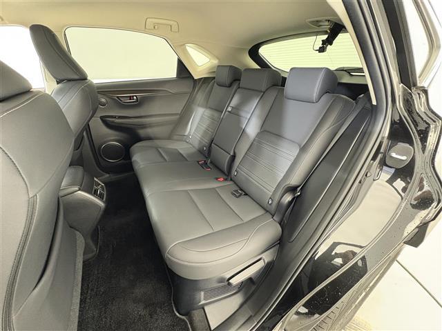 ＮＸ ＮＸ３００ｈ　Ｉパッケージ　禁煙車／純正１０．３インチナビ／Ｂｌｕｅｔｏｏｔｈ／ＣＤ／ＳＤ／ＡＵＸ／フルセグＴＶ／バック／サイド／フロントカメラ／追従クルーズコントロール／電動リアゲート／パワーシート／シートヒーター／ＥＴＣ（26枚目）