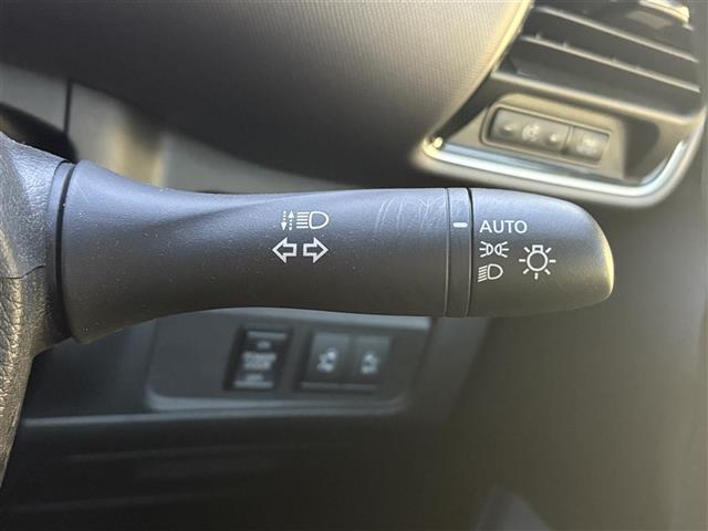 セレナ ｅ－パワー　ＸＶ　禁煙車／純正１０インチナビ／アラウンドビューモニター／両側電動スライドドア／クリアランスソナー／クルーズコントロール／前後ドライブレコーダー／ＥＴＣ２．０／純正１５インチアルミホイール／ＬＥＤ（13枚目）