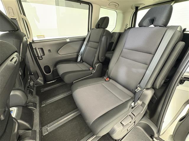 セレナ ｅ－パワー　ＸＶ　禁煙車／純正１０インチナビ／アラウンドビューモニター／両側電動スライドドア／クリアランスソナー／クルーズコントロール／前後ドライブレコーダー／ＥＴＣ２．０／純正１５インチアルミホイール／ＬＥＤ（25枚目）