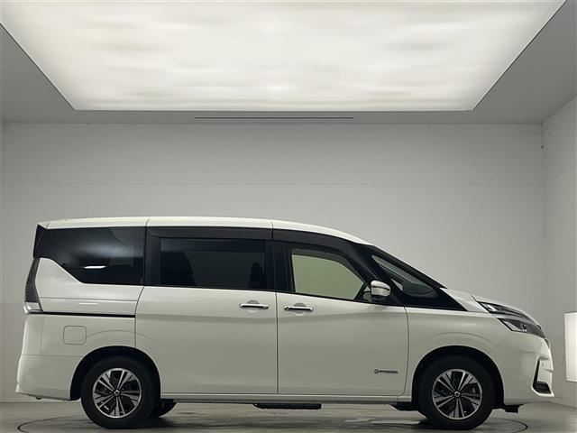 セレナ ｅ－パワー　ＸＶ　禁煙車／純正１０インチナビ／アラウンドビューモニター／両側電動スライドドア／クリアランスソナー／クルーズコントロール／前後ドライブレコーダー／ＥＴＣ２．０／純正１５インチアルミホイール／ＬＥＤ（36枚目）
