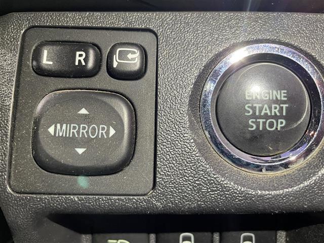 ハイエースバン スーパーGL ダーク プライムII 社外ナビ/全方位カメラ/両側パワースライドドア/ハーフレザーシート/衝突軽減ブレーキ/レーンディパーチャーアラート/LED/オートマチックハイビーム/AC100V電源/デジタルインナーミラー(13枚目)