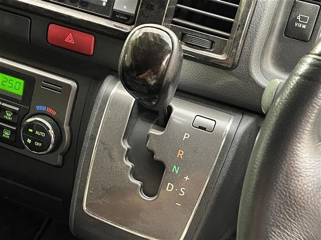 ハイエースバン スーパーGL ダーク プライムII 社外ナビ/全方位カメラ/両側パワースライドドア/ハーフレザーシート/衝突軽減ブレーキ/レーンディパーチャーアラート/LED/オートマチックハイビーム/AC100V電源/デジタルインナーミラー(16枚目)