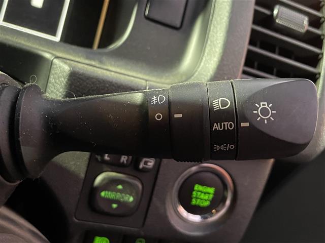 ハイエースバン スーパーGL ダーク プライムII 社外ナビ/全方位カメラ/両側パワースライドドア/ハーフレザーシート/衝突軽減ブレーキ/レーンディパーチャーアラート/LED/オートマチックハイビーム/AC100V電源/デジタルインナーミラー(18枚目)