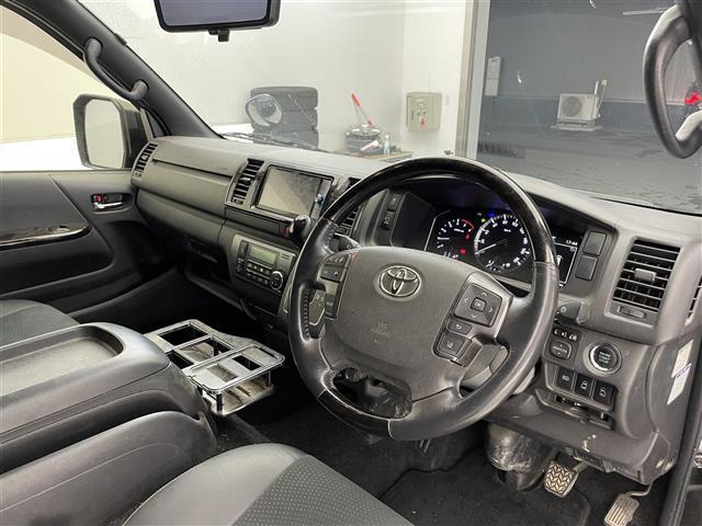 ハイエースバン スーパーGL ダーク プライムII 社外ナビ/全方位カメラ/両側パワースライドドア/ハーフレザーシート/衝突軽減ブレーキ/レーンディパーチャーアラート/LED/オートマチックハイビーム/AC100V電源/デジタルインナーミラー(19枚目)