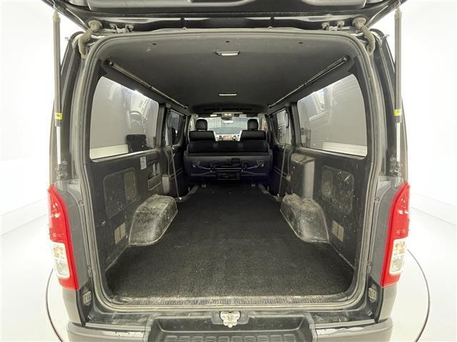 ハイエースバン スーパーGL ダーク プライムII 社外ナビ/全方位カメラ/両側パワースライドドア/ハーフレザーシート/衝突軽減ブレーキ/レーンディパーチャーアラート/LED/オートマチックハイビーム/AC100V電源/デジタルインナーミラー(26枚目)