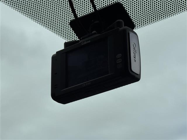 カローラクロス ハイブリッド　Ｚ　禁煙車／純正９インチナビ／Ｂｌｕｅｔｏｏｔｈ／ＵＳＢ／フルセグ／ハーフレザーシート／シートヒーター／パワーシート／パワーリアゲート／追従クルーズコントロール／ＬＥＤヘッドライト／電子パーキング／ＥＴＣ（10枚目）