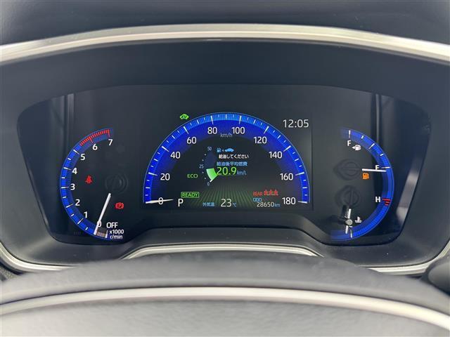 カローラクロス ハイブリッド　Ｚ　禁煙車／純正９インチナビ／Ｂｌｕｅｔｏｏｔｈ／ＵＳＢ／フルセグ／ハーフレザーシート／シートヒーター／パワーシート／パワーリアゲート／追従クルーズコントロール／ＬＥＤヘッドライト／電子パーキング／ＥＴＣ（12枚目）