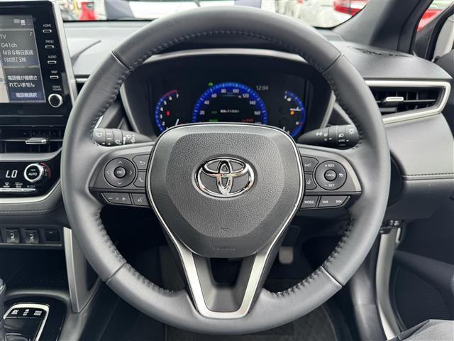 カローラクロス ハイブリッド　Ｚ　禁煙車／純正９インチナビ／Ｂｌｕｅｔｏｏｔｈ／ＵＳＢ／フルセグ／ハーフレザーシート／シートヒーター／パワーシート／パワーリアゲート／追従クルーズコントロール／ＬＥＤヘッドライト／電子パーキング／ＥＴＣ（13枚目）