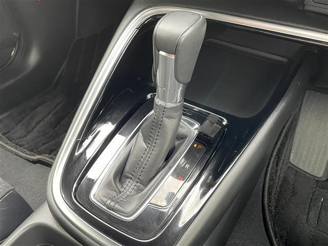 ヴェゼル ｅ：ＨＥＶ　Ｚ　禁煙車／純正９インチナビ／バックカメラ／ブラインドスポットモニター／電動リアゲート／ＬＥＤヘッドライト／ダウンヒルコントロール／前後コーナーセンサー／前後ドラレコ／追従クルーズコントロール／衝突軽減（19枚目）