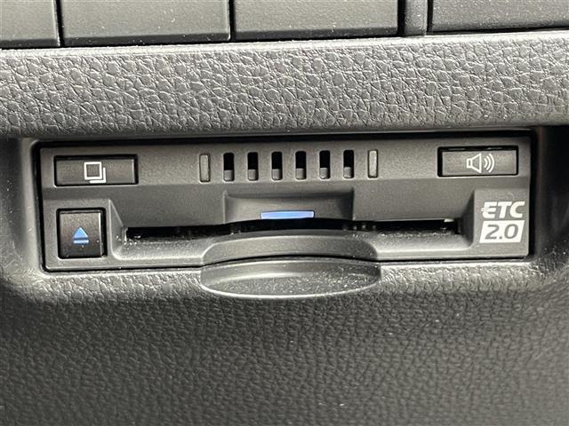 ハリアー Ｚ　レザーパッケージ　禁煙車／１２．３インチ純正ナビ／Ｆ．Ｓ．Ｂカメラ／コーナーセンサー／前席パワーシート／前席シートヒーター／ステアリングヒーター／パワーリアゲート／ＪＢＬプレミアムサウンド／デジタルインナーミラー（9枚目）