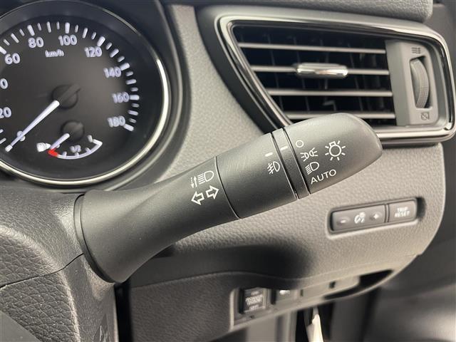 エクストレイル 20X 禁煙車/純正9インチナビ/全方位カメラ/合皮シート/LEDヘッドライト/前後ドラレコ/前後コーナーセンサー/電動リアゲート/純正18AW/ETC/フルフラットシート/CD/DVD/Bluetooth(17枚目)