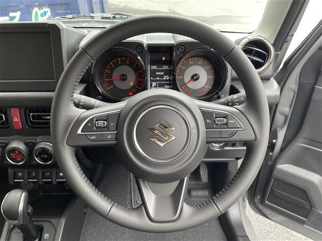 ジムニー ＸＣ　届出済未使用車／クルーズコントロール／コーナーセンサー／ステアリングスイッチ／シートヒーター／電動格納ミラー／オートライト／オートハイビーム／純正１６インチアルミホイール／スペアキー／ＬＥＤライト（8枚目）