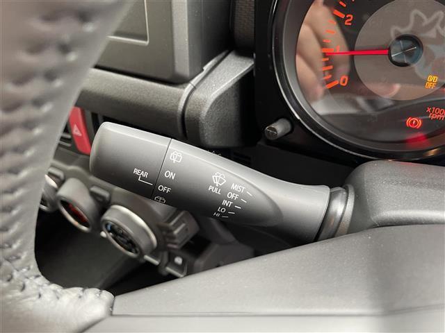 ジムニー ＸＣ　届出済未使用車／クルーズコントロール／コーナーセンサー／ステアリングスイッチ／シートヒーター／電動格納ミラー／オートライト／オートハイビーム／純正１６インチアルミホイール／スペアキー／ＬＥＤライト（11枚目）