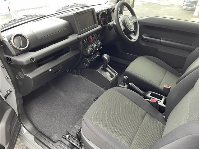 ジムニー ＸＣ　届出済未使用車／クルーズコントロール／コーナーセンサー／ステアリングスイッチ／シートヒーター／電動格納ミラー／オートライト／オートハイビーム／純正１６インチアルミホイール／スペアキー／ＬＥＤライト（19枚目）