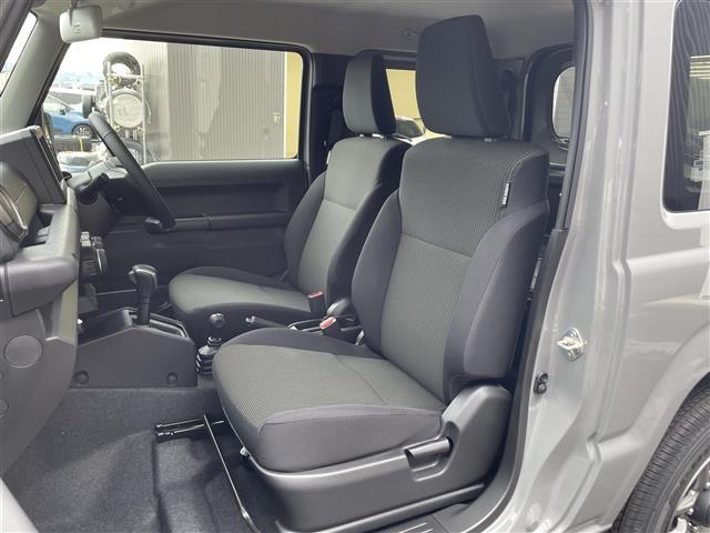 ジムニー ＸＣ　届出済未使用車／クルーズコントロール／コーナーセンサー／ステアリングスイッチ／シートヒーター／電動格納ミラー／オートライト／オートハイビーム／純正１６インチアルミホイール／スペアキー／ＬＥＤライト（20枚目）