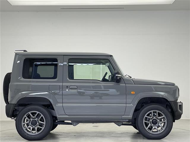 ジムニー ＸＣ　届出済未使用車／クルーズコントロール／コーナーセンサー／ステアリングスイッチ／シートヒーター／電動格納ミラー／オートライト／オートハイビーム／純正１６インチアルミホイール／スペアキー／ＬＥＤライト（32枚目）
