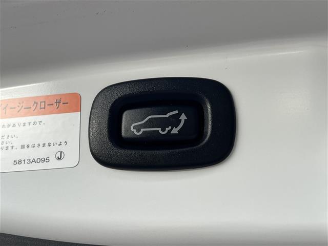 アウトランダーPHEV Gプラスパッケージ 禁煙車/純正ナビ/全方位カメラ/ハーフレザーシート/パワーシート/シートヒーター/ステアリングヒーター/パワーバックドア/LEDヘッドライト/ETC/Bluetooth/CD/DVD/USB/フルセグ(8枚目)