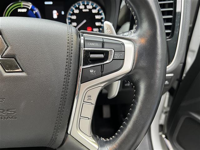アウトランダーPHEV Gプラスパッケージ 禁煙車/純正ナビ/全方位カメラ/ハーフレザーシート/パワーシート/シートヒーター/ステアリングヒーター/パワーバックドア/LEDヘッドライト/ETC/Bluetooth/CD/DVD/USB/フルセグ(16枚目)