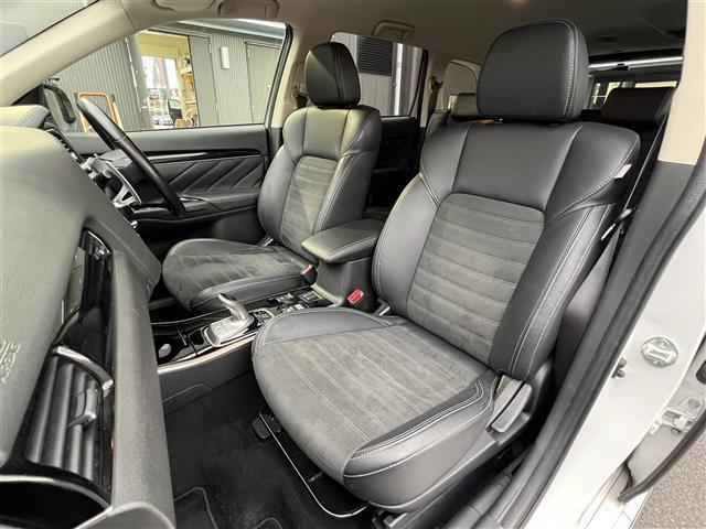 アウトランダーPHEV Gプラスパッケージ 禁煙車/純正ナビ/全方位カメラ/ハーフレザーシート/パワーシート/シートヒーター/ステアリングヒーター/パワーバックドア/LEDヘッドライト/ETC/Bluetooth/CD/DVD/USB/フルセグ(24枚目)