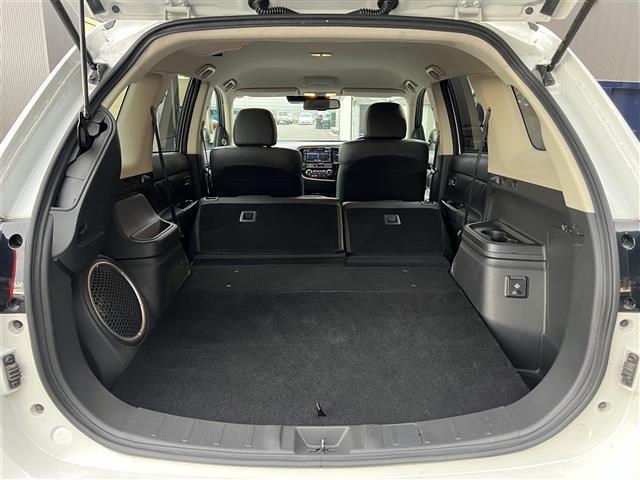 アウトランダーPHEV Gプラスパッケージ 禁煙車/純正ナビ/全方位カメラ/ハーフレザーシート/パワーシート/シートヒーター/ステアリングヒーター/パワーバックドア/LEDヘッドライト/ETC/Bluetooth/CD/DVD/USB/フルセグ(28枚目)