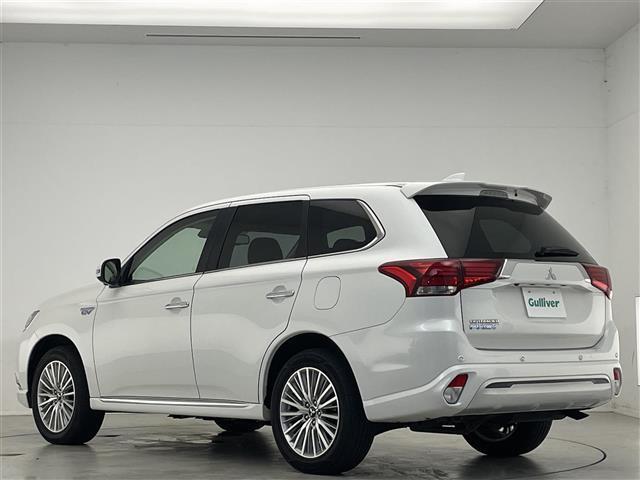 アウトランダーPHEV Gプラスパッケージ 禁煙車/純正ナビ/全方位カメラ/ハーフレザーシート/パワーシート/シートヒーター/ステアリングヒーター/パワーバックドア/LEDヘッドライト/ETC/Bluetooth/CD/DVD/USB/フルセグ(33枚目)
