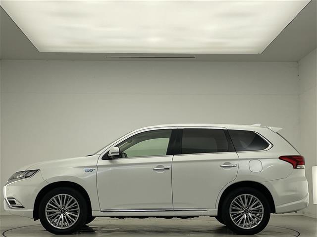 アウトランダーPHEV Gプラスパッケージ 禁煙車/純正ナビ/全方位カメラ/ハーフレザーシート/パワーシート/シートヒーター/ステアリングヒーター/パワーバックドア/LEDヘッドライト/ETC/Bluetooth/CD/DVD/USB/フルセグ(34枚目)