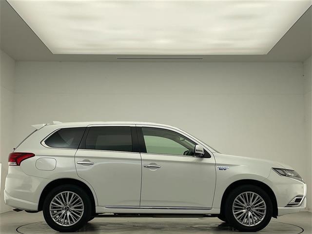 アウトランダーPHEV Gプラスパッケージ 禁煙車/純正ナビ/全方位カメラ/ハーフレザーシート/パワーシート/シートヒーター/ステアリングヒーター/パワーバックドア/LEDヘッドライト/ETC/Bluetooth/CD/DVD/USB/フルセグ(36枚目)